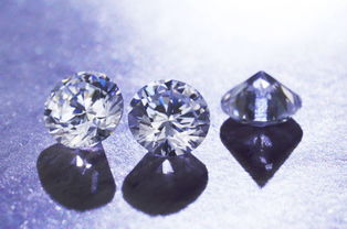 选钻石颜色重要还是净度重要