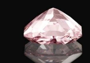 钻石是世界上最坚硬的石头吗